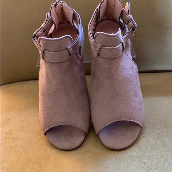 NWOB!!Suede Tan Booties - Picture 3 of 5